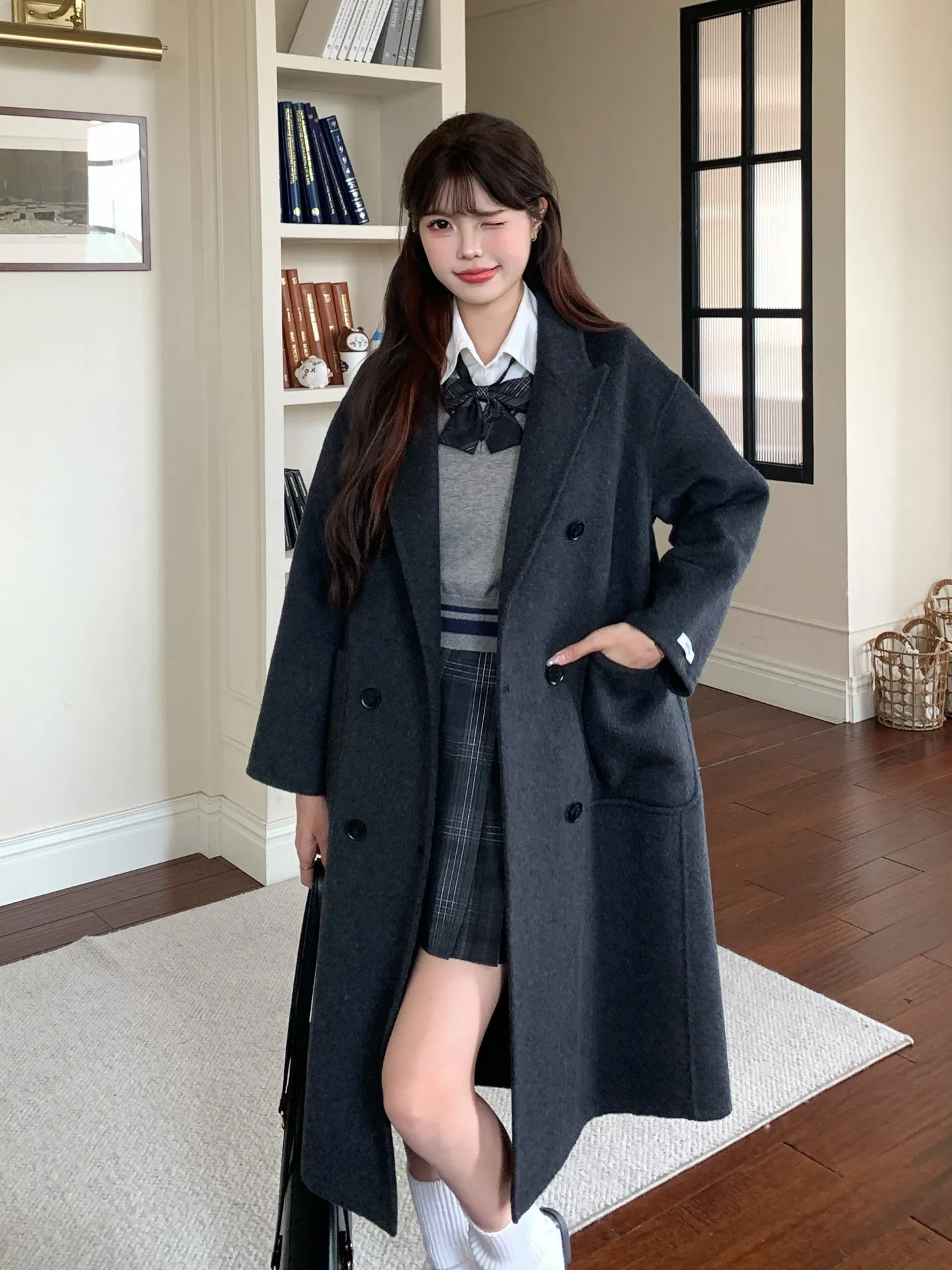 Оригинальное шерстяное пальто Ice Cr And We Jk в университетском стиле, простое, высококачественное, двустороннее, теплое зимнее, с длинными рукавами
Оригинальное шерстяное пальто Ice Cr And We Jk в университетском стиле, простое, высококачественное, двустороннее, теплое зимнее, с длинными рукавами