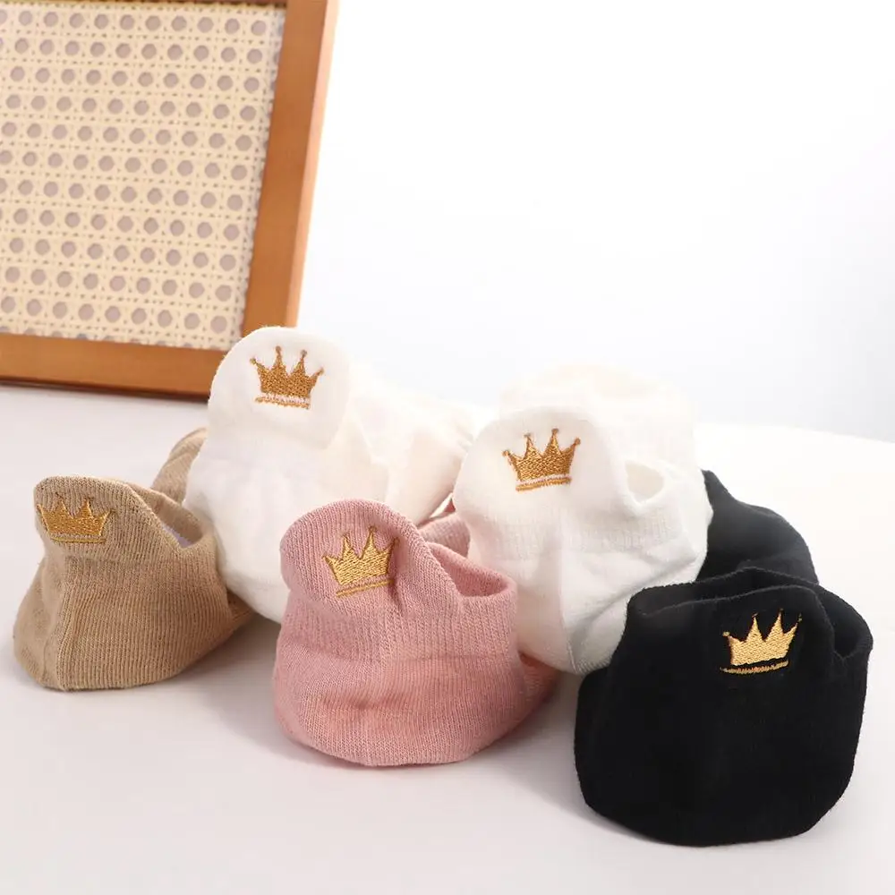 Non-slip Soft Sweat-Absorbing Short Mesh Women Cotton Socks Crown Print Socks Korean Ankle Socks Embroidered Hosiery
Non-slip Soft Sweat-Absorbing Short Mesh Women Cotton Socks Crown Print Socks Korean Ankle Socks Embroidered Hosiery