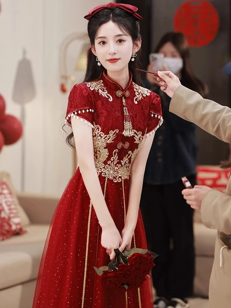 Красное свадебное платье для невесты, маленького размера, в китайском стиле, с высокой талией, вышитое, длинное, для возвращения домой.
Красное свадебное платье для невесты, маленького размера, в китайском стиле, с высокой талией, вышитое, длинное, для возвращения домой.