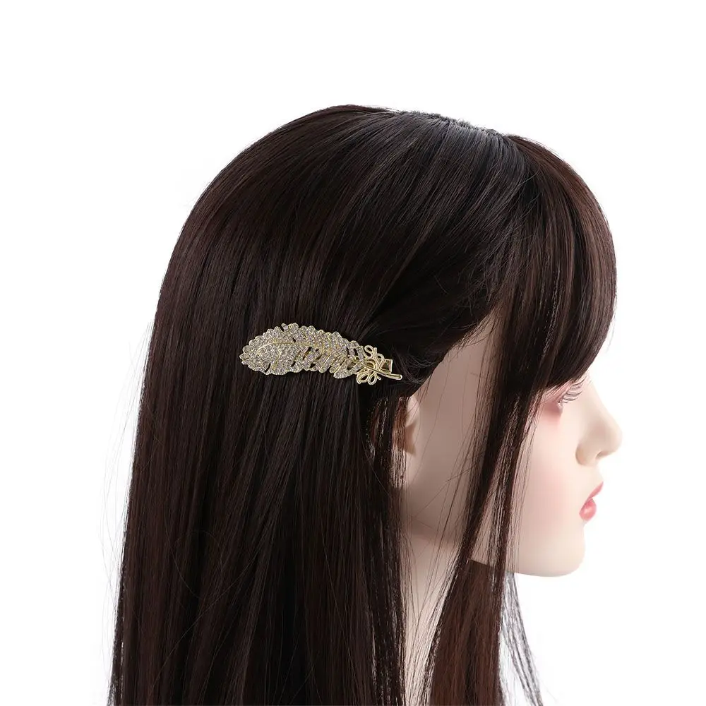 Fashion New Girls Rhinestone Elegant Bb Clip Feather Hair Clips Women Barrette Crystal Hairpins Hair Side Clip
Fashion New Girls Rhinestone Elegant Bb Clip Feather Hair Clips Women Barrette Crystal Hairpins Hair Side Clip