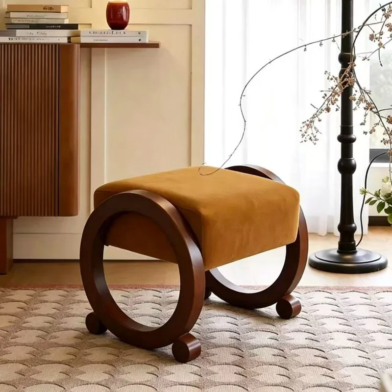 Medieval style modern simple small apartment fabric shoe change stool home homestay entrance retro entrance stool sofa low stool
Medieval style modern simple small apartment fabric shoe change stool home homestay entrance retro entrance stool sofa low stool