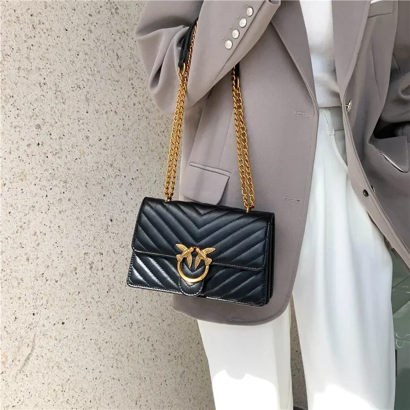 Stylish Ladies Crossbody Bag With Shoulder Strap Premium Leather Design Popular Classic Luxury Brand Item
Stylish Ladies Crossbody Bag With Shoulder Strap Premium Leather Design Popular Classic Luxury Brand Item