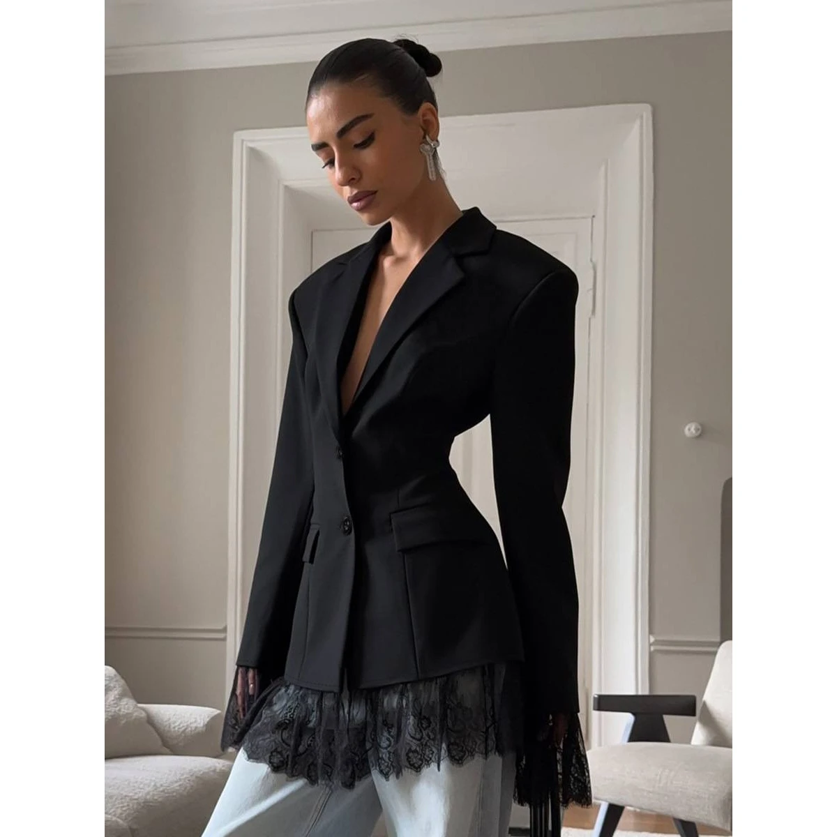 Elegant Lace Suit with Pocket Spring New Style Fashionable Women's Business Suit Waist-Cinching Patchwork Design
Elegant Lace Suit with Pocket Spring New Style Fashionable Women's Business Suit Waist-Cinching Patchwork Design