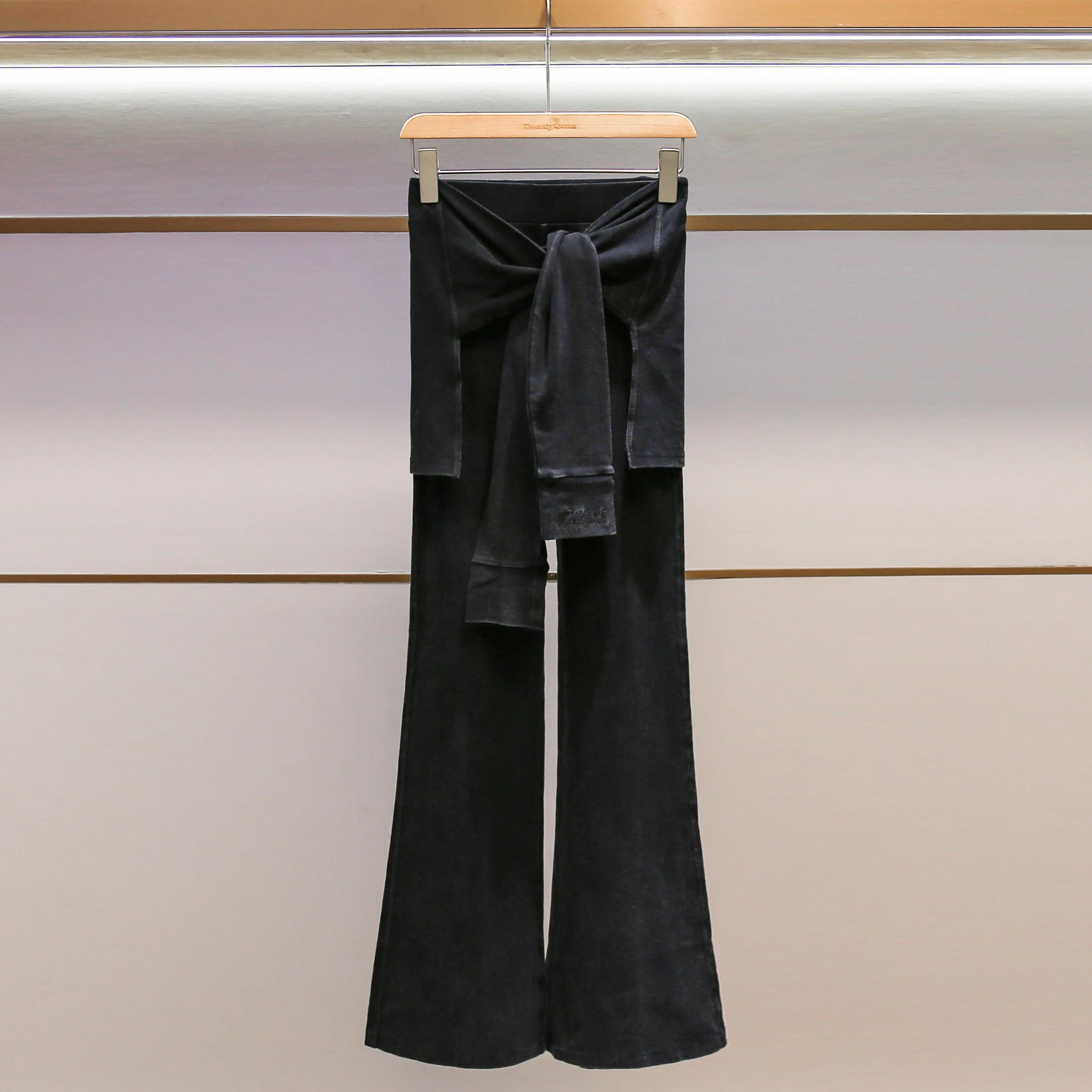 Женские повседневные брюки с высокой талией, микро-клеш, облегающие, новинка осени 2025, модель Ele Slim Fit
Женские повседневные брюки с высокой талией, микро-клеш, облегающие, новинка осени 2025, модель Ele Slim Fit