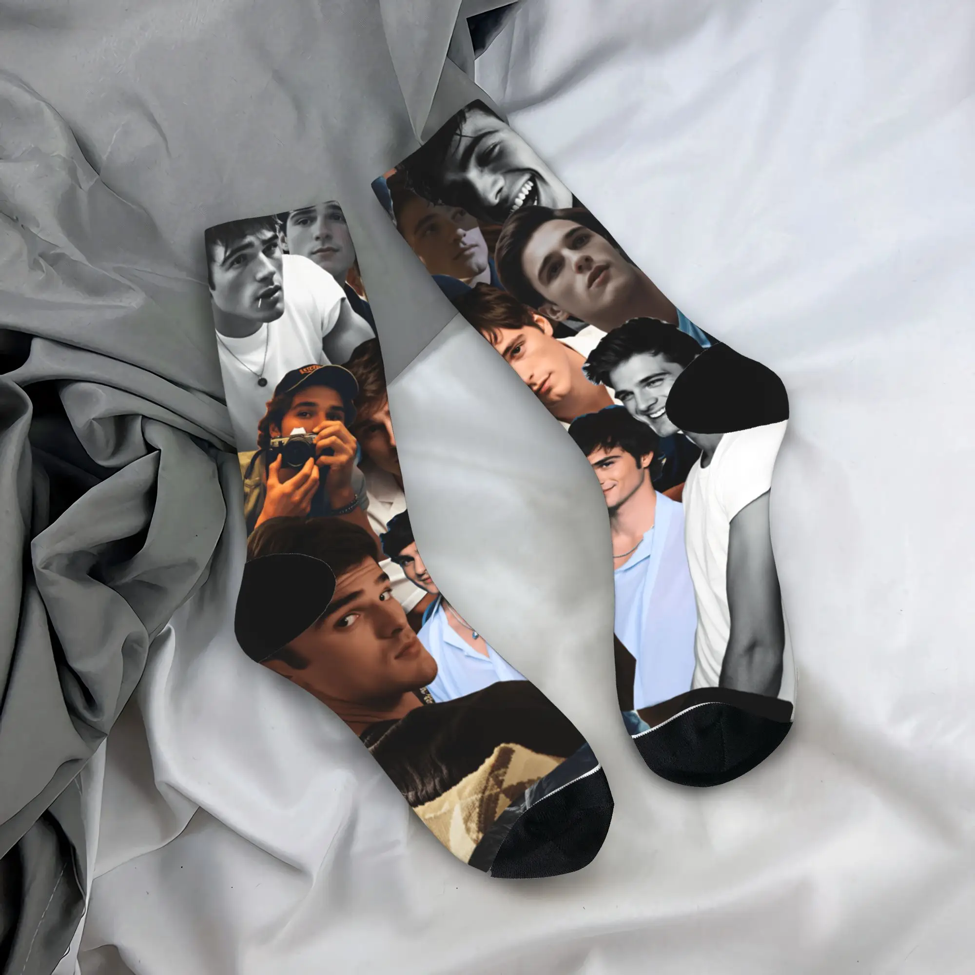 Jacob Elordi Socks Trendy Stockings Autumn Anti Skid Couple Socks Comfortable Pattern Outdoor Sports Socks
Jacob Elordi Socks Trendy Stockings Autumn Anti Skid Couple Socks Comfortable Pattern Outdoor Sports Socks
