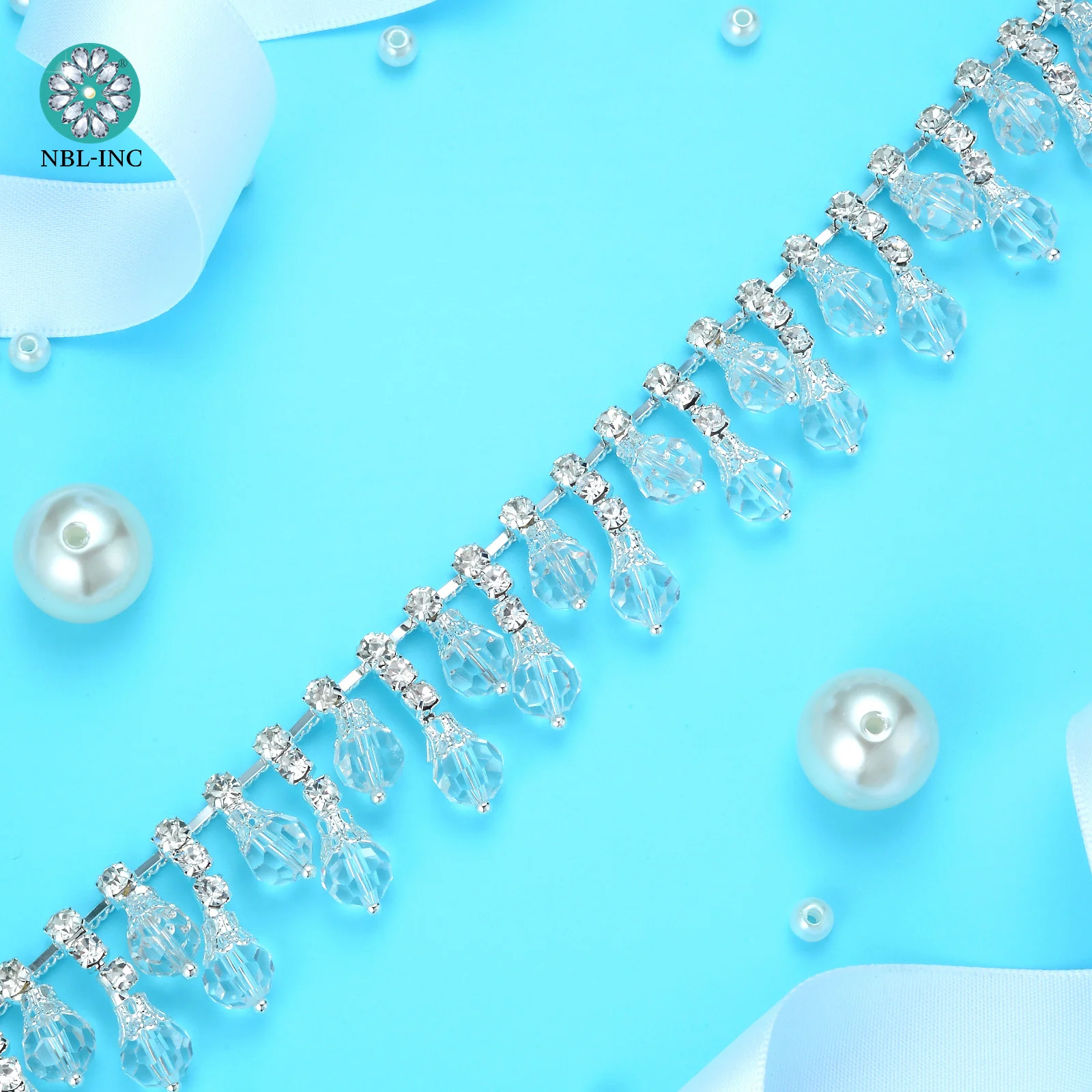 (10 yards) Wholesale silver crystal rhinestone trim applique welding trim for wedding evening dress accessory WDD1309
(10 yards) Wholesale silver crystal rhinestone trim applique welding trim for wedding evening dress accessory WDD1309