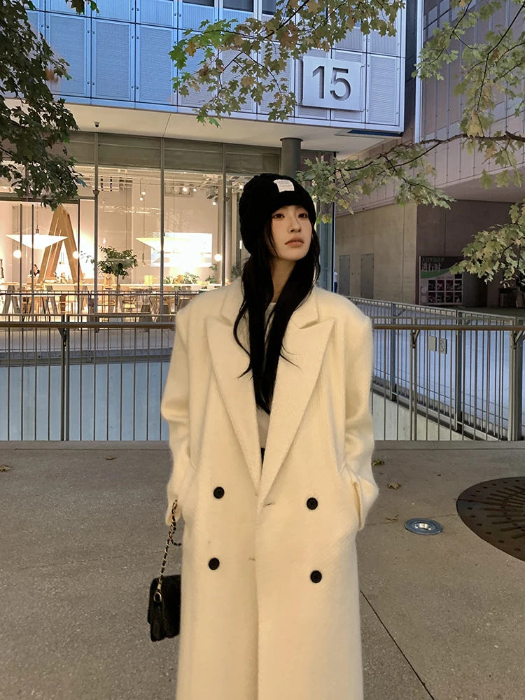 Ele белое шерстяное пальто женское длинное модное зимнее пальто для поездок на работу с медведем «Скажи прощайте» из высококачественного волокна
Ele белое шерстяное пальто женское длинное модное зимнее пальто для поездок на работу с медведем «Скажи прощайте» из высококачественного волокна