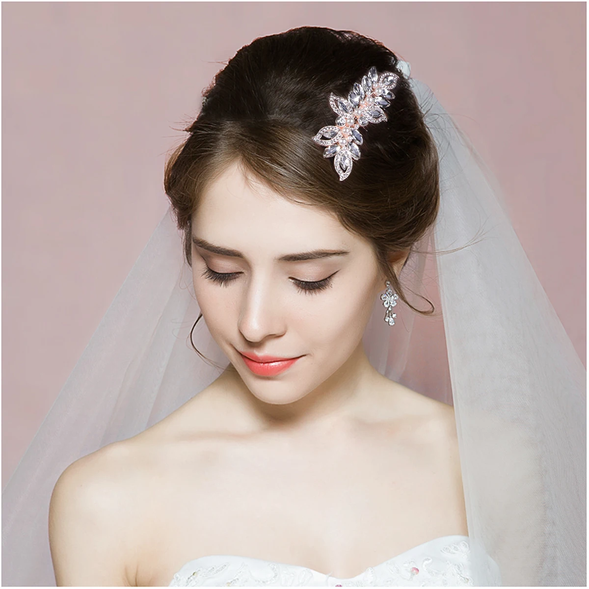 1Pcs Rhinestone Pearl Hair Comb Luxurious Bridal Insert Comb Wedding Hair Accessories Bride Bridesmaid Flower Girl
1Pcs Rhinestone Pearl Hair Comb Luxurious Bridal Insert Comb Wedding Hair Accessories Bride Bridesmaid Flower Girl