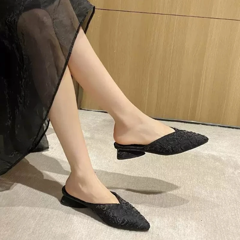 2026 Summer New Fashion Sexy Low-heeled Soft-soled Baotou Semi-slippers Cool Mopping
2026 Summer New Fashion Sexy Low-heeled Soft-soled Baotou Semi-slippers Cool Mopping