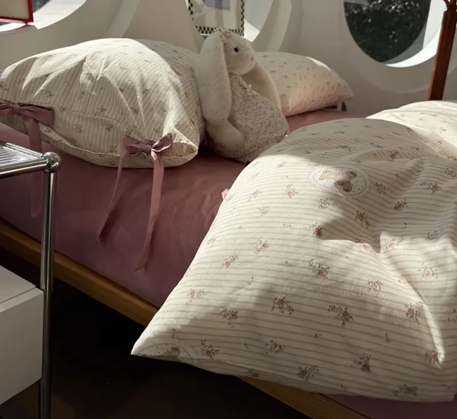 Fashion bear flower stripe bedding set,twin full queen king romantic floral cotton home textile sheet pillow case quilt cover
Fashion bear flower stripe bedding set,twin full queen king romantic floral cotton home textile sheet pillow case quilt cover