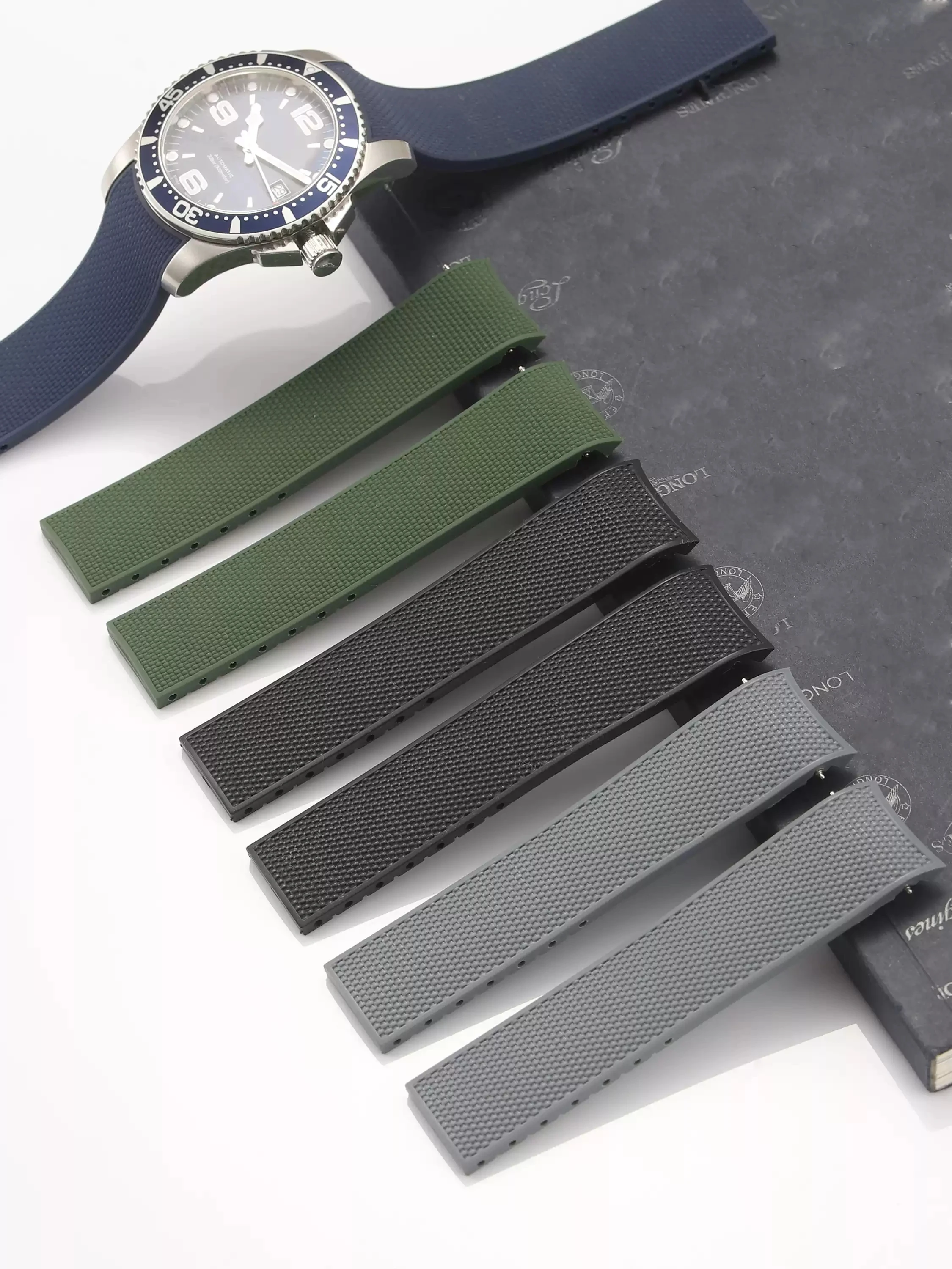 21mm Rubber Silicone Watch Strap Waterproof Watchband for Longines Strap for Conquest HydroConquest L3.742 782 Series wristband
21mm Rubber Silicone Watch Strap Waterproof Watchband for Longines Strap for Conquest HydroConquest L3.742 782 Series wristband