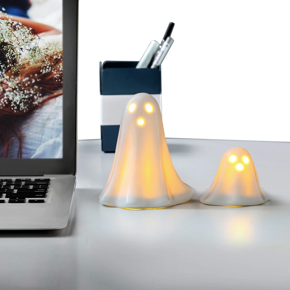 Halloween LED Light Up Ghost Decor Ceramic Luminous Ghost Ornament Creative Illuminated Ghost Decor Desktop Decoration
Halloween LED Light Up Ghost Decor Ceramic Luminous Ghost Ornament Creative Illuminated Ghost Decor Desktop Decoration