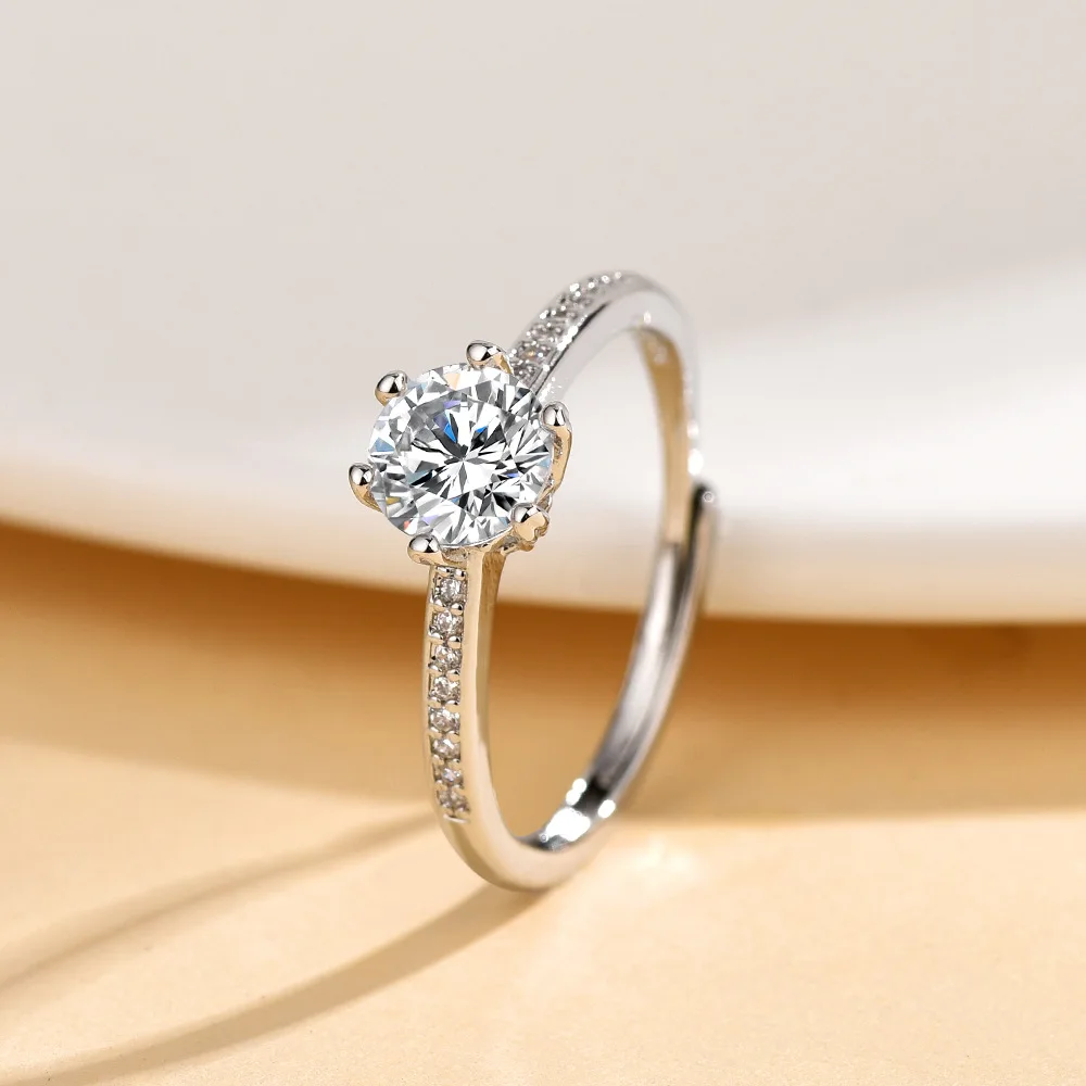 Simple style full diamond six-prong ring with a sense of luxury. One-carat moissanite adjustable open ring MJZ-037
Simple style full diamond six-prong ring with a sense of luxury. One-carat moissanite adjustable open ring MJZ-037