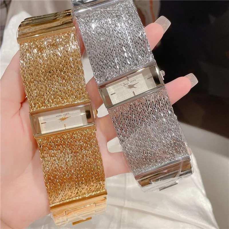 Luxury Fashion Gold Quartz Watches for Women Square Dial Delicate Bracelet Ladies wristwatches Clock Gift for Her Reloj Mujer
Luxury Fashion Gold Quartz Watches for Women Square Dial Delicate Bracelet Ladies wristwatches Clock Gift for Her Reloj Mujer