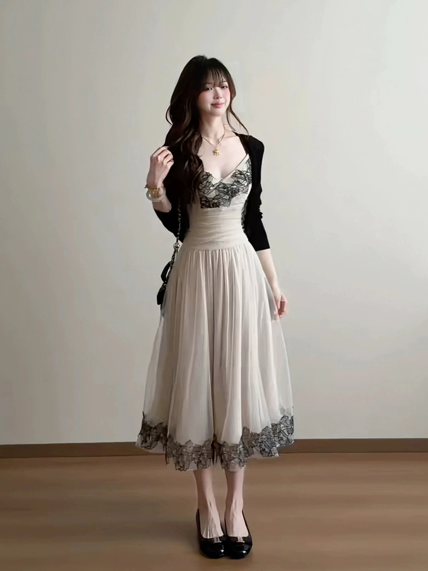 Summer V-neck Strapless Dress Women's Beach Vacation Slimming Long Skirt Sexy Lace Trim Waist-Cinching Midweight No-sleeve
Summer V-neck Strapless Dress Women's Beach Vacation Slimming Long Skirt Sexy Lace Trim Waist-Cinching Midweight No-sleeve