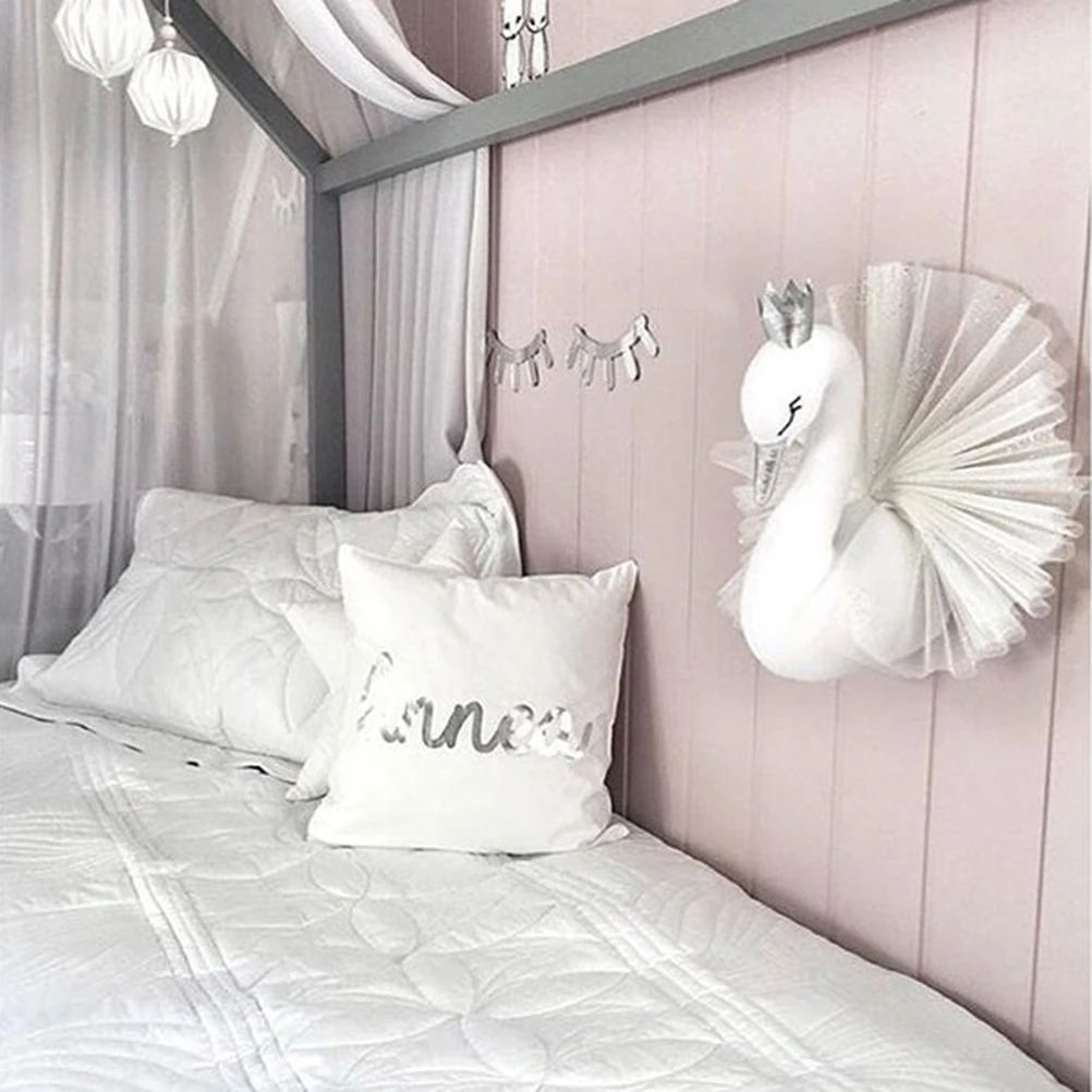Swan Wall Hanging Decoration for Bedroom Living Room Baby Nursery PP Material Fan Tail Design Kids Crown Swan Decor
Swan Wall Hanging Decoration for Bedroom Living Room Baby Nursery PP Material Fan Tail Design Kids Crown Swan Decor