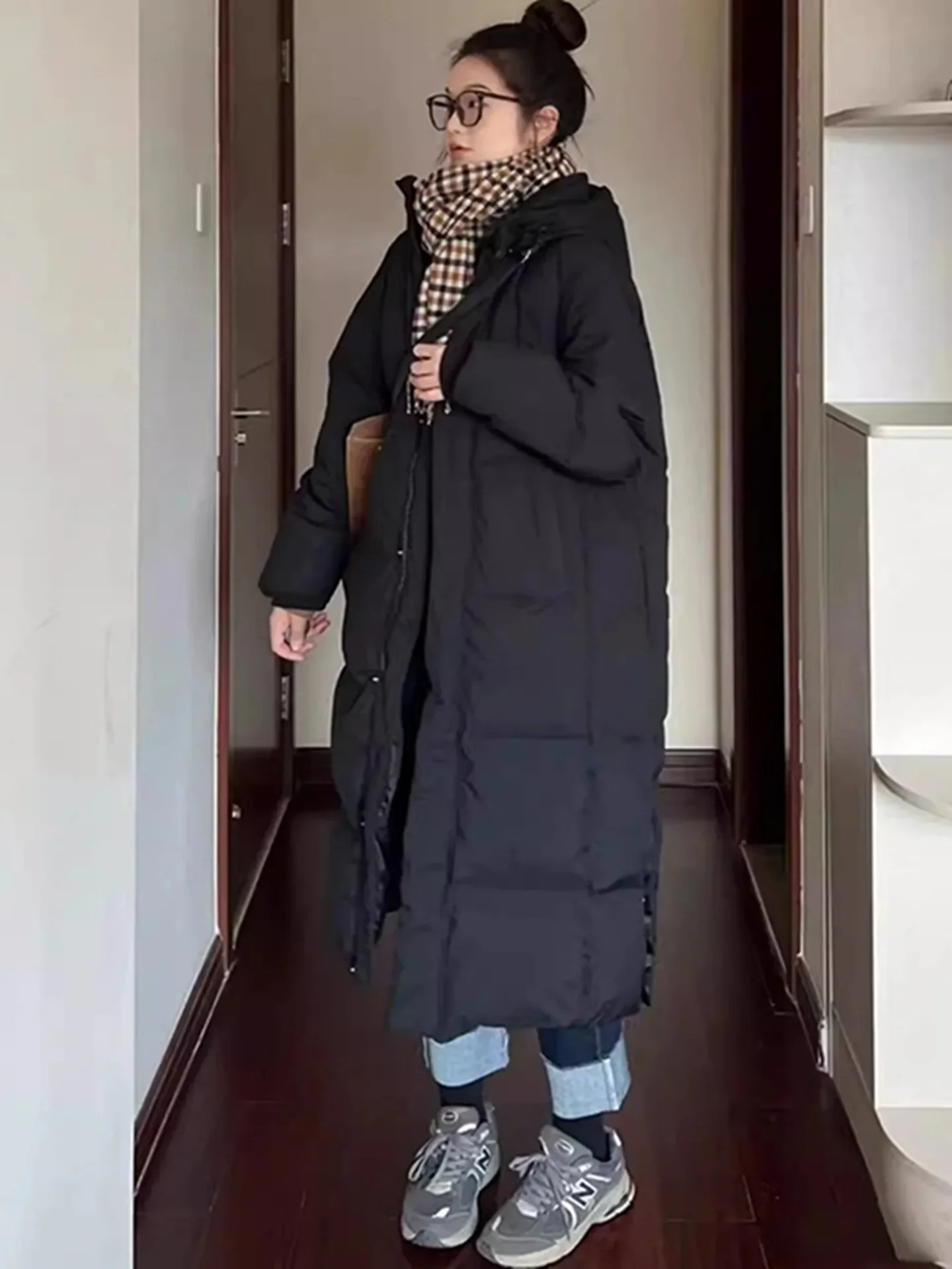 Solid Color Casual Women Cotton Padded Parkas Outwear 2025 Winter Parkas Thicken Ladies Warm Korean Loose Coats Female
Solid Color Casual Women Cotton Padded Parkas Outwear 2025 Winter Parkas Thicken Ladies Warm Korean Loose Coats Female