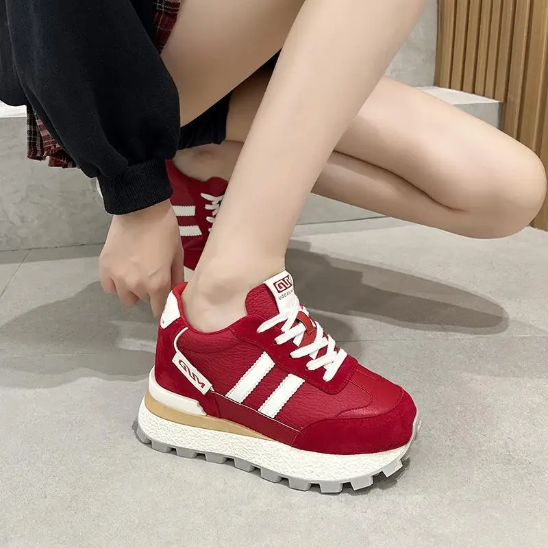 Casual Leather Sport Shoes Women's Increased Height Inner Thick Bottom All-Match Dad Shoes round Toe Flat Heel Fashionable
Casual Leather Sport Shoes Women's Increased Height Inner Thick Bottom All-Match Dad Shoes round Toe Flat Heel Fashionable