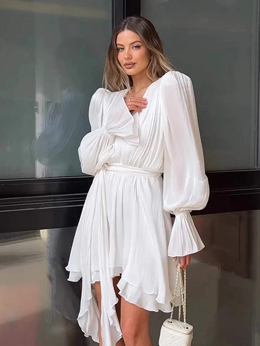 Parc Fee Fashion Loose White Women's Dress Autumn V-Neck Long Sleeve Mini Dresses Elegant Classic Lace-Up Pleated Female Dress
Parc Fee Fashion Loose White Women's Dress Autumn V-Neck Long Sleeve Mini Dresses Elegant Classic Lace-Up Pleated Female Dress