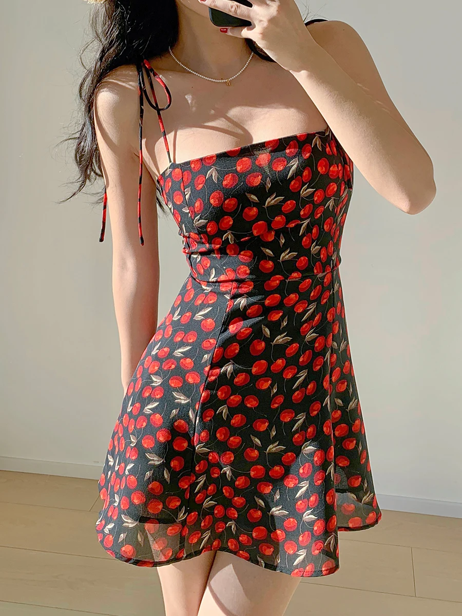 2024 Spring/Summer New Fast Fashion Sweet Retro Cherry Printed Sling Dress French One Collar Slim Sexy Backless Short Dress D370
2024 Spring/Summer New Fast Fashion Sweet Retro Cherry Printed Sling Dress French One Collar Slim Sexy Backless Short Dress D370