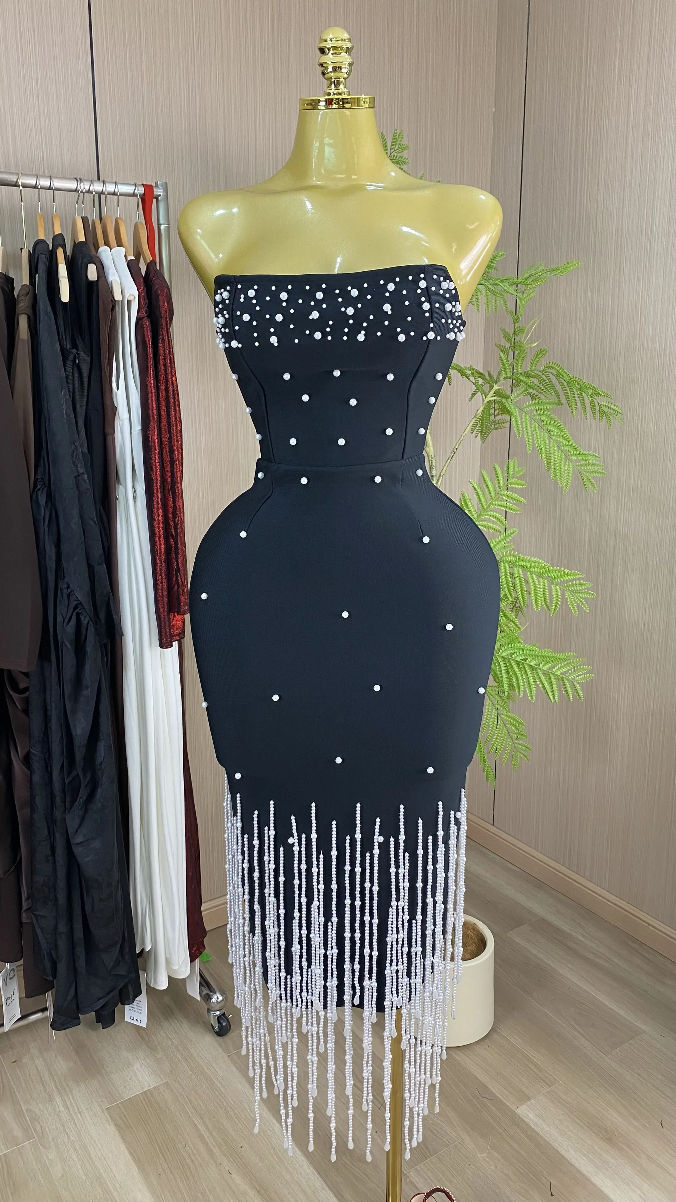 2026 Women's Strapless Backless Lace Pearl Beaded Black Fitted Midi Dress-GZXX819
2026 Women's Strapless Backless Lace Pearl Beaded Black Fitted Midi Dress-GZXX819