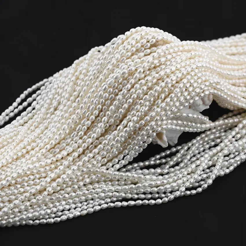 2 strands Natural freshwater pearl A+grade rice-shaped beads DIY jewelry making Necklace earrings jewelry accessories 3-3.5mm
2 strands Natural freshwater pearl A+grade rice-shaped beads DIY jewelry making Necklace earrings jewelry accessories 3-3.5mm
