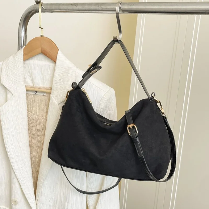 Роскошная женская сумка-мессенджер из натуральной кожи, стиль через плечо с регулируемым ремешком, элегантная классическая женская сумка
Роскошная женская сумка-мессенджер из натуральной кожи, стиль через плечо с регулируемым ремешком, элегантная классическая женская сумка