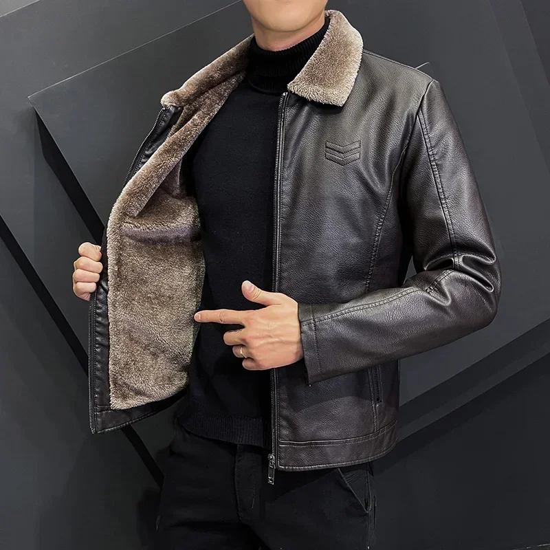 Men's Brand Leather Jacket Luxury Clothing Winter Fashion Warmth Thickened Leather Jacket Lapel Solid Zipper Design Bomber Coat
Men's Brand Leather Jacket Luxury Clothing Winter Fashion Warmth Thickened Leather Jacket Lapel Solid Zipper Design Bomber Coat
