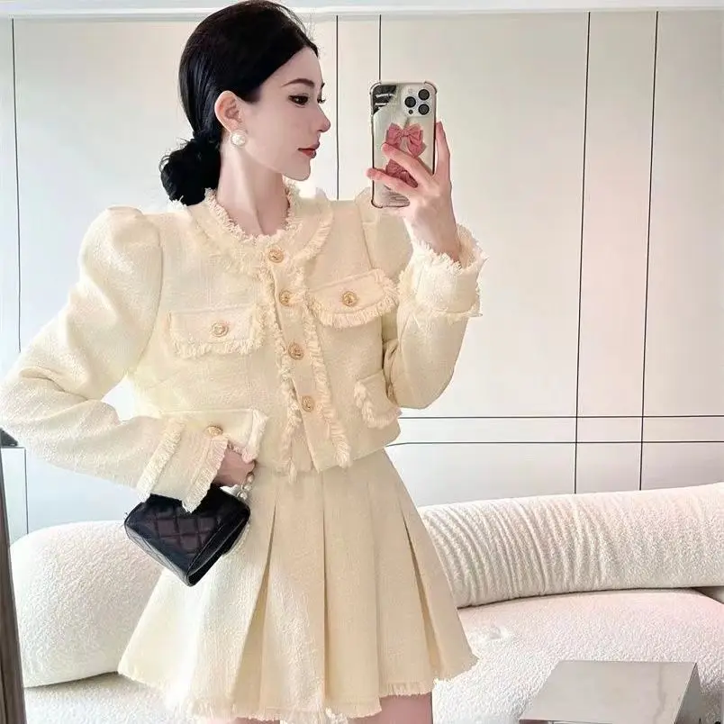 Suit Jacket Fall Small Vintage Tweed Two Piece Set Women Crop Woolen Short Jacket Coat + Mini Skirts Sets Sweet 2 Piece Suits
Suit Jacket Fall Small Vintage Tweed Two Piece Set Women Crop Woolen Short Jacket Coat + Mini Skirts Sets Sweet 2 Piece Suits