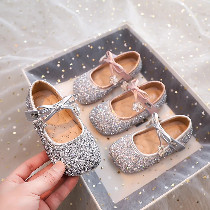 2026 New Girls Princess Shoes Round Toes Sweet Bows Kids Dance Shoes Shiny Sequins Children Flats Pu Non-slip Performance Shoes
2026 New Girls Princess Shoes Round Toes Sweet Bows Kids Dance Shoes Shiny Sequins Children Flats Pu Non-slip Performance Shoes