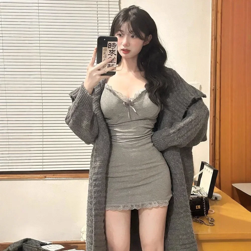 2025 Spring New V-neck Sling Bodycon Dress For Women Japan Korean Fashion Sexy Lace Edge Mini Dress Y2k Summer Dress
2025 Spring New V-neck Sling Bodycon Dress For Women Japan Korean Fashion Sexy Lace Edge Mini Dress Y2k Summer Dress
