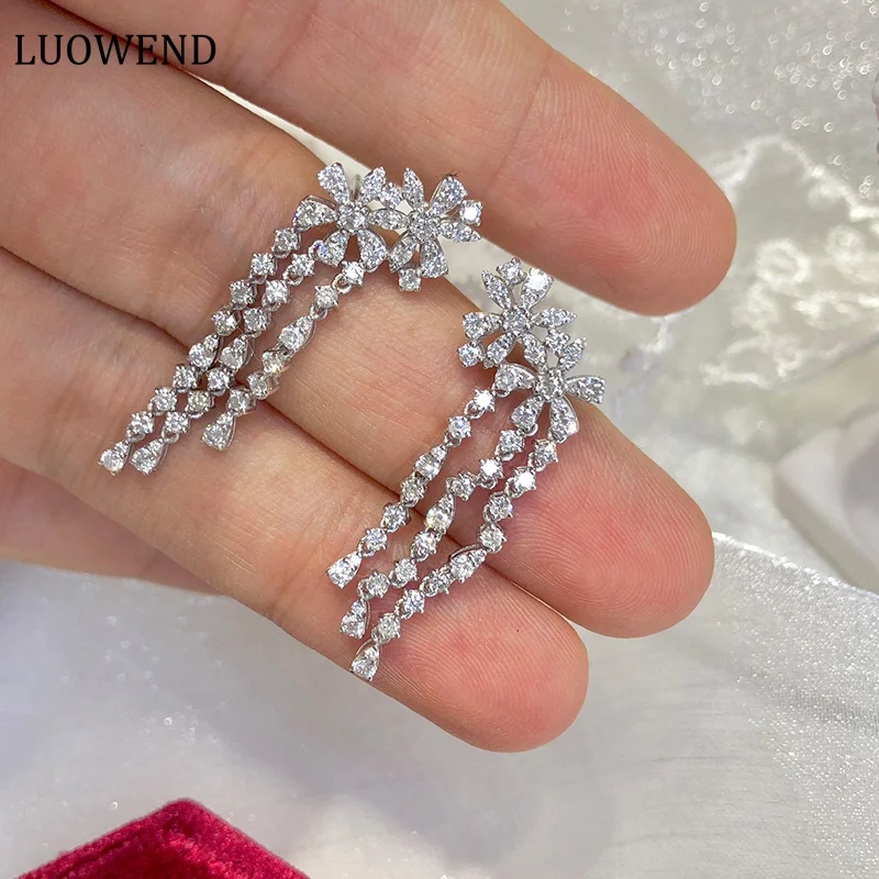 LUOWEND 18K White Gold Earrings Luxury Waterfall Tassel Design Real Natural 1.78carat Diamond Stud Earrings for Women Wedding
LUOWEND 18K White Gold Earrings Luxury Waterfall Tassel Design Real Natural 1.78carat Diamond Stud Earrings for Women Wedding