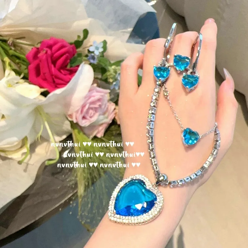 Maria Blue Love Heart Gemstone Necklace Mermaid Princess 18K Gold Plated London Blue Heart-shaped Cubic Zirconia Earrings Set
Maria Blue Love Heart Gemstone Necklace Mermaid Princess 18K Gold Plated London Blue Heart-shaped Cubic Zirconia Earrings Set