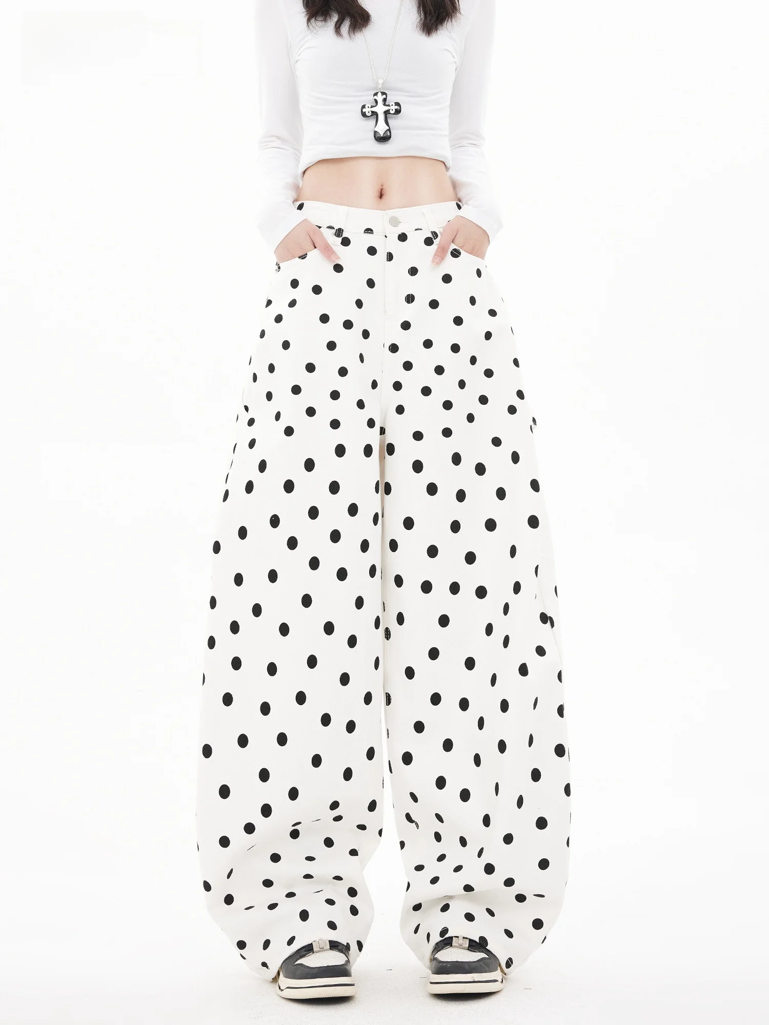 Женские повседневные брюки в стиле ретро с принтом в горошек, свободные, широкие штанины, хлопок, высокая талия, на молнии, уличный стиль, весна 2026
Женские повседневные брюки в стиле ретро с принтом в горошек, свободные, широкие штанины, хлопок, высокая талия, на молнии, уличный стиль, весна 2026