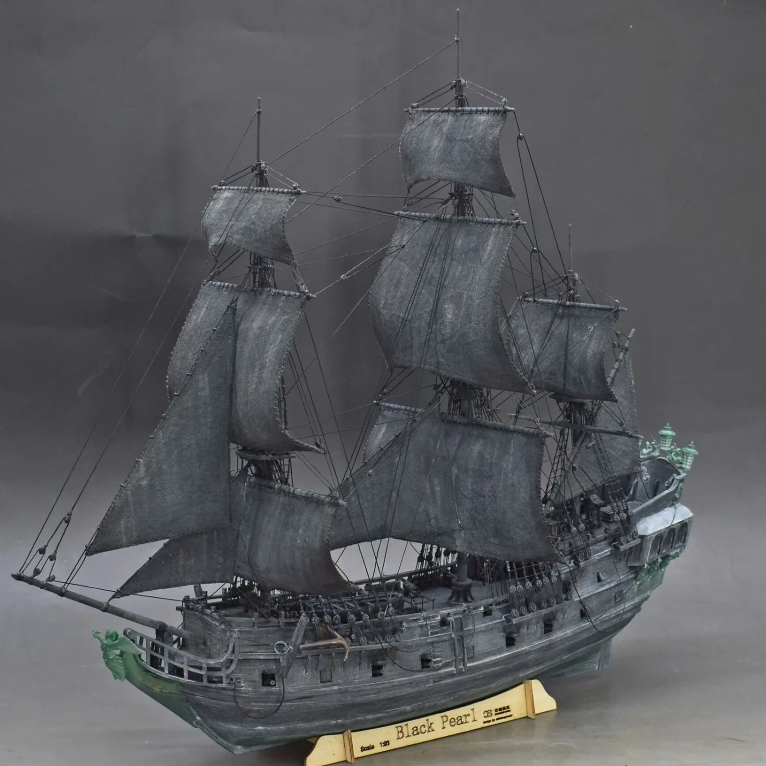 1/96 Модель паруса с черным жемчугом, модель 41,3 см, ручная работа, структура из цельного дерева, парусник, статическая модель RTR, игрушка для мальчика, подарочные украшения
1/96 Модель паруса с черным жемчугом, модель 41,3 см, ручная работа, структура из цельного дерева, парусник, статическая модель RTR, игрушка для мальчика, подарочные украшения