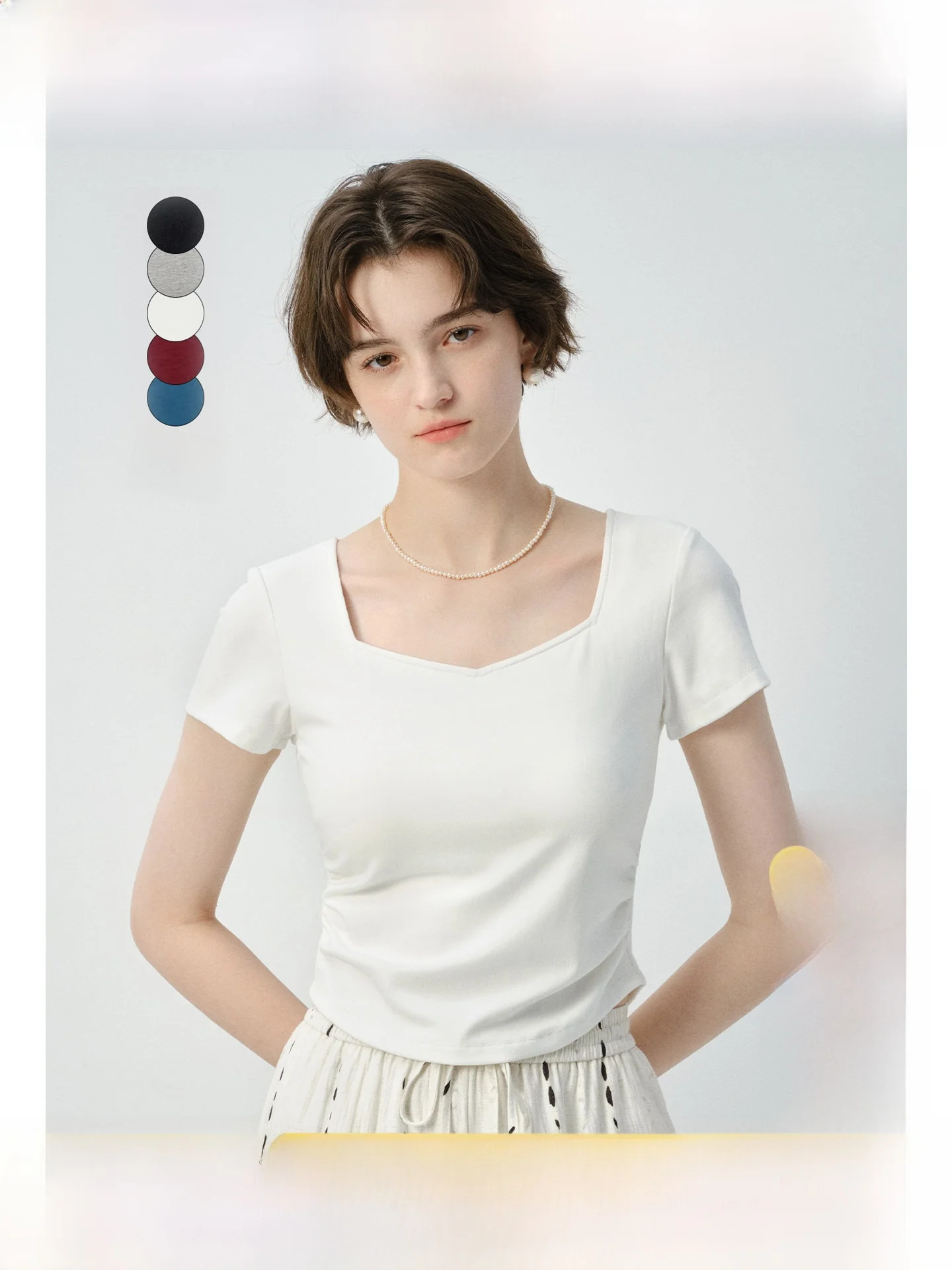 Gray Slim Fit V-Neck T-Shirt for plus Size Women Short Sleeve High Waist Design Commute Style Summer New Arrival Top
Gray Slim Fit V-Neck T-Shirt for plus Size Women Short Sleeve High Waist Design Commute Style Summer New Arrival Top