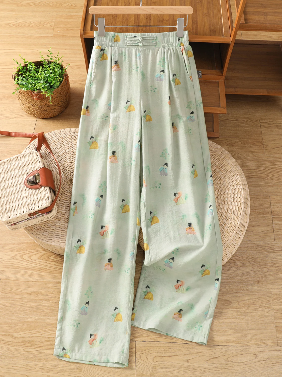 Новые китайские широкие брюки с высокой талией и прямым вырезом с принтом, женские повседневные брюки большого размера, женская одежда
Новые китайские широкие брюки с высокой талией и прямым вырезом с принтом, женские повседневные брюки большого размера, женская одежда