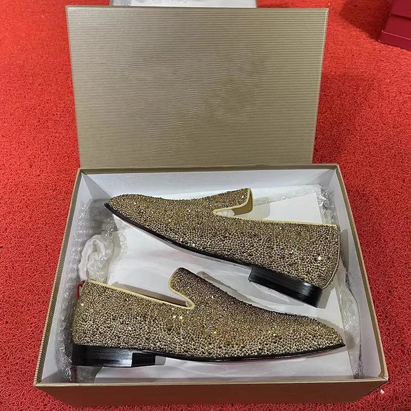 Новинка 2023 года, мужская повседневная спортивная обувь без шнуровки на плоской подошве с квадратным носком, уличная мужская обувь в стиле панк со стразами, офисная мужская обувь больших размеров
Новинка 2023 года, мужская повседневная спортивная обувь без шнуровки на плоской подошве с квадратным носком, уличная мужская обувь в стиле панк со стразами, офисная мужская обувь больших размеров