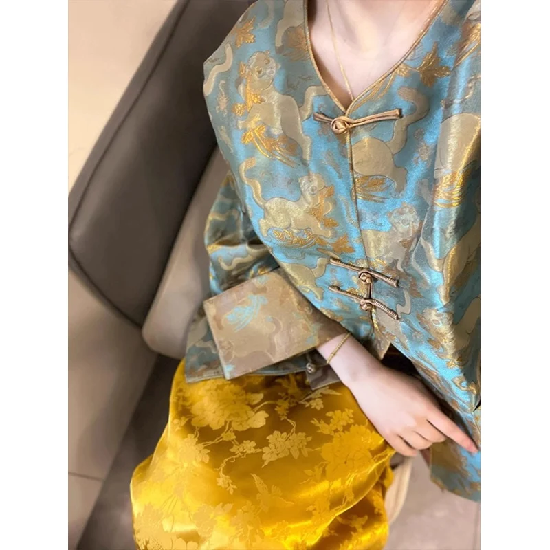 Новый китайский комплект Sle Clete Song Jin Jaet, национальный трендовый наряд, Новое поступление 2025, комплект из двух предметов, юбка для женщин
Новый китайский комплект Sle Clete Song Jin Jaet, национальный трендовый наряд, Новое поступление 2025, комплект из двух предметов, юбка для женщин