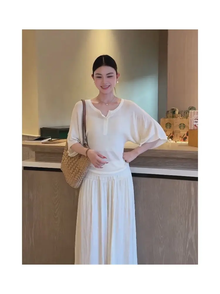 Korean Style Loose Women's T-Shirt Bell Sleeve Ultra Thin Summer Slimming Lightweight Soft Feeling Top Gentle Pure Desire
Korean Style Loose Women's T-Shirt Bell Sleeve Ultra Thin Summer Slimming Lightweight Soft Feeling Top Gentle Pure Desire