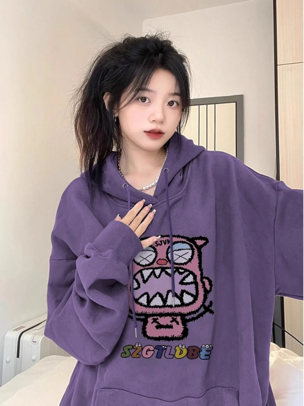 Фиолетовое худи оверсайз женское, весенне-осеннее, тонкое, большого размера, в американском ретро-стиле, модное, с завязками, для повседневного образа
Фиолетовое худи оверсайз женское, весенне-осеннее, тонкое, большого размера, в американском ретро-стиле, модное, с завязками, для повседневного образа