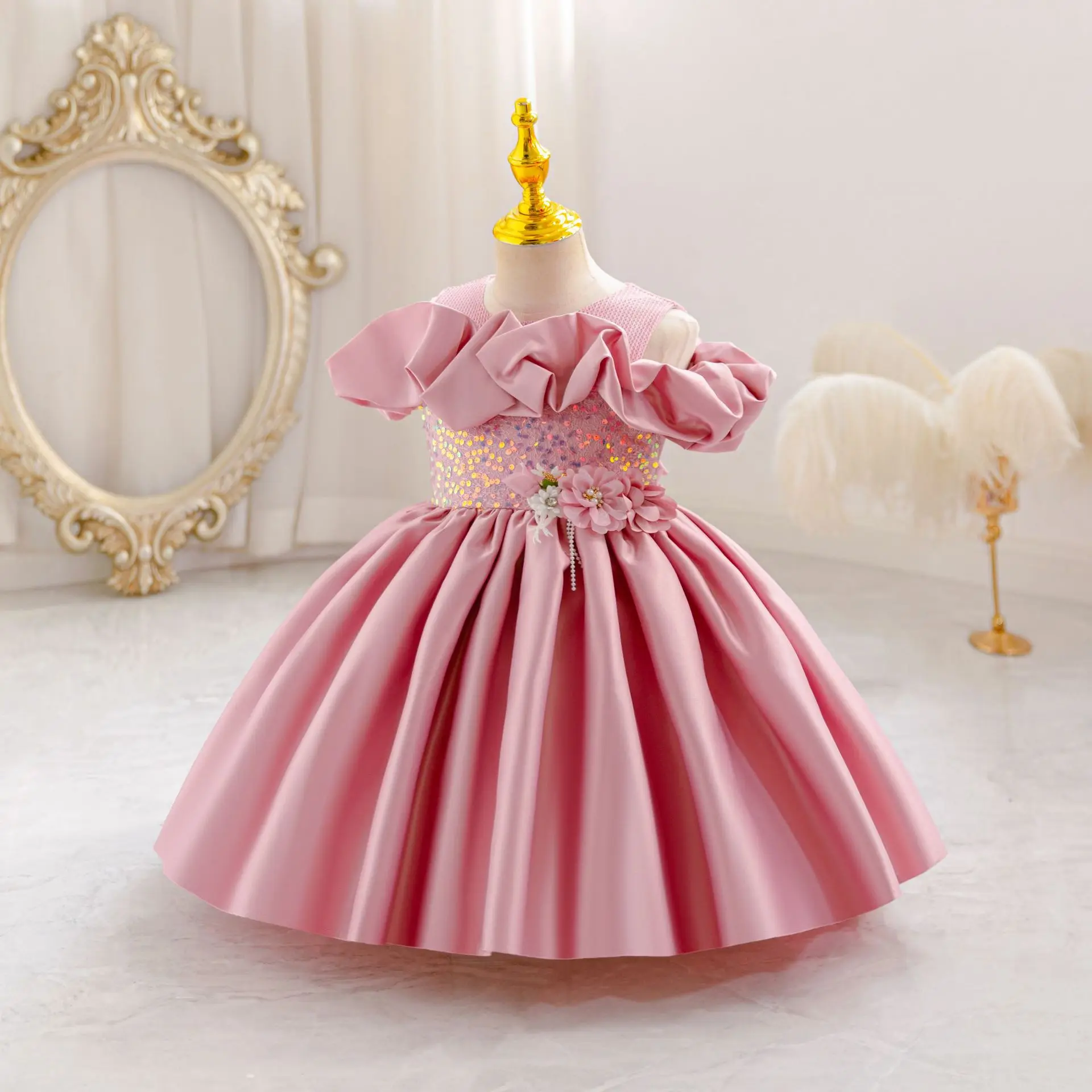 HETISO New Design Baby Girls Party Dresses Toddler Satin Sequined Princess Ball Gown Luxury Clothes for Kids 1-4 Years
HETISO New Design Baby Girls Party Dresses Toddler Satin Sequined Princess Ball Gown Luxury Clothes for Kids 1-4 Years