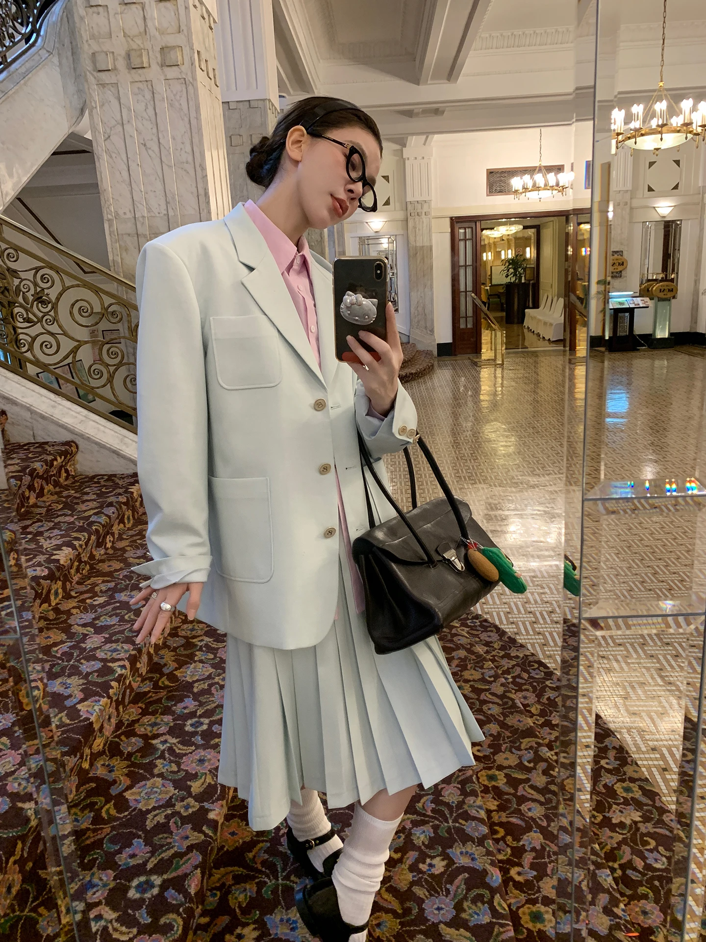 Le Rouge Simple Chic Suiting Pleated Skirt Set Versatile Early Spring Fashion Ensemble Women's High Waist Straight Cut Blouse
Le Rouge Simple Chic Suiting Pleated Skirt Set Versatile Early Spring Fashion Ensemble Women's High Waist Straight Cut Blouse