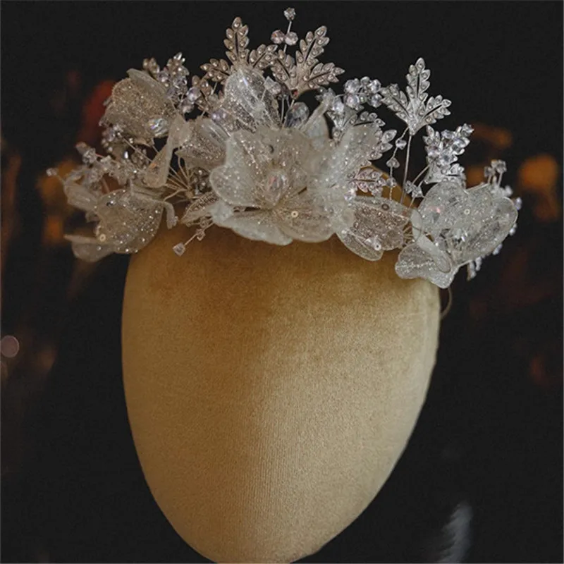 CC Luxury Crown for Wedding Women Accessories Bridal Hairwear Engagement Hair Ornaments Leaf Flower Shape Diadems Tiaras AN142
CC Luxury Crown for Wedding Women Accessories Bridal Hairwear Engagement Hair Ornaments Leaf Flower Shape Diadems Tiaras AN142