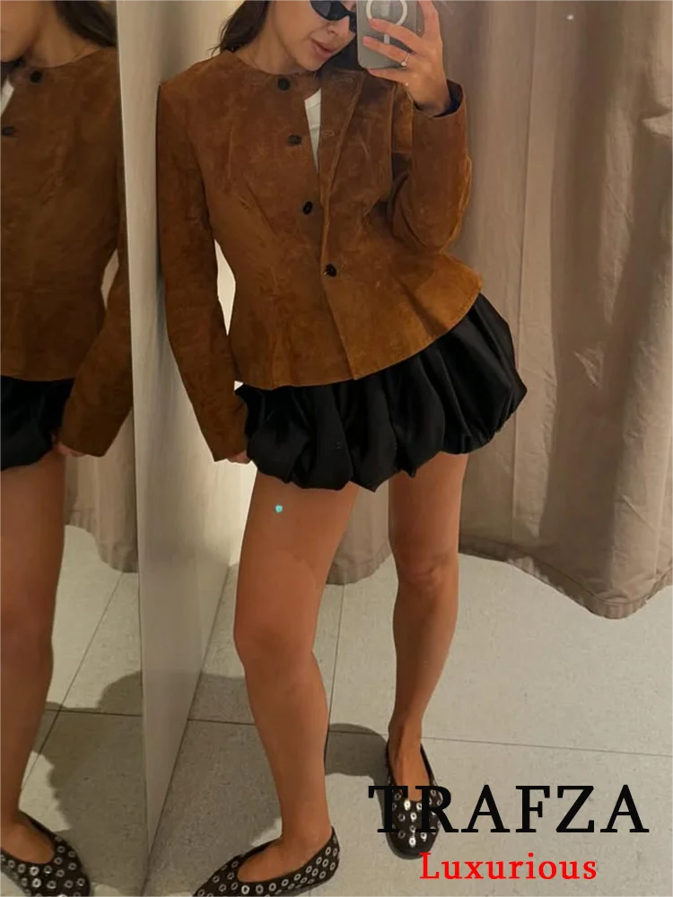 TRAFZA повседневные шикарные женские кожаные куртки однотонные однобортные короткие пальто с круглым вырезом и длинными рукавами модные осенне-осенние куртки 2025 года
TRAFZA повседневные шикарные женские кожаные куртки однотонные однобортные короткие пальто с круглым вырезом и длинными рукавами модные осенне-осенние куртки 2025 года