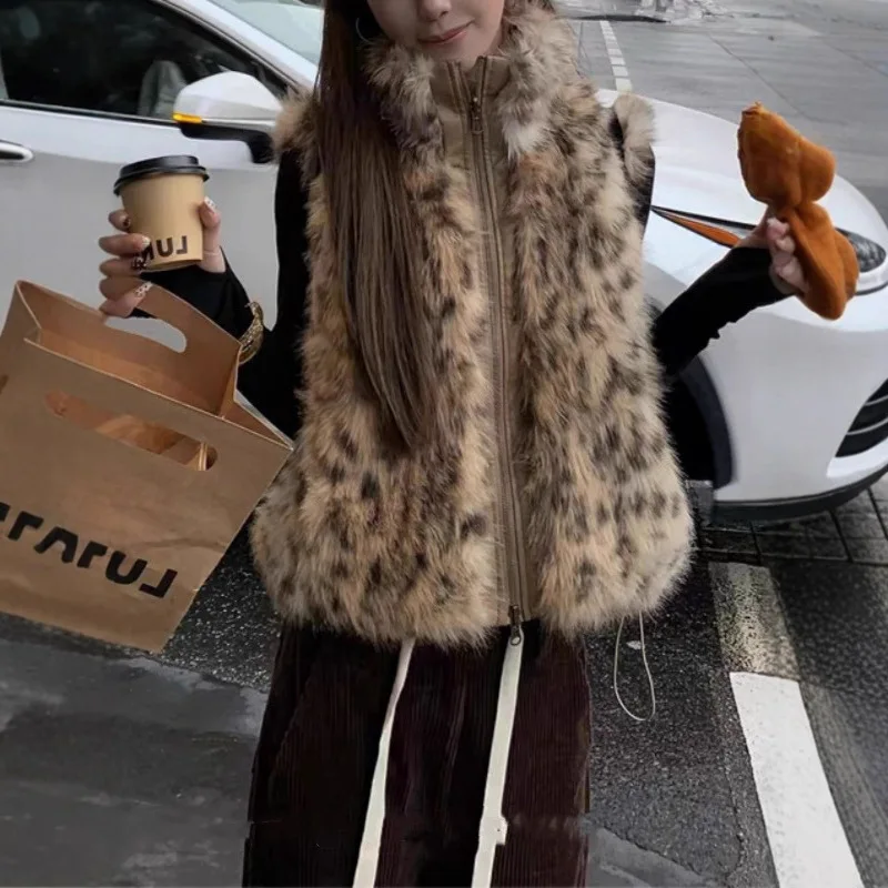 Autumn New Arrival High Collar Zipper Closure Double-Sided Fashionable Feminine Gradient Snow Milk Leopard Faux Fur Vest
Autumn New Arrival High Collar Zipper Closure Double-Sided Fashionable Feminine Gradient Snow Milk Leopard Faux Fur Vest