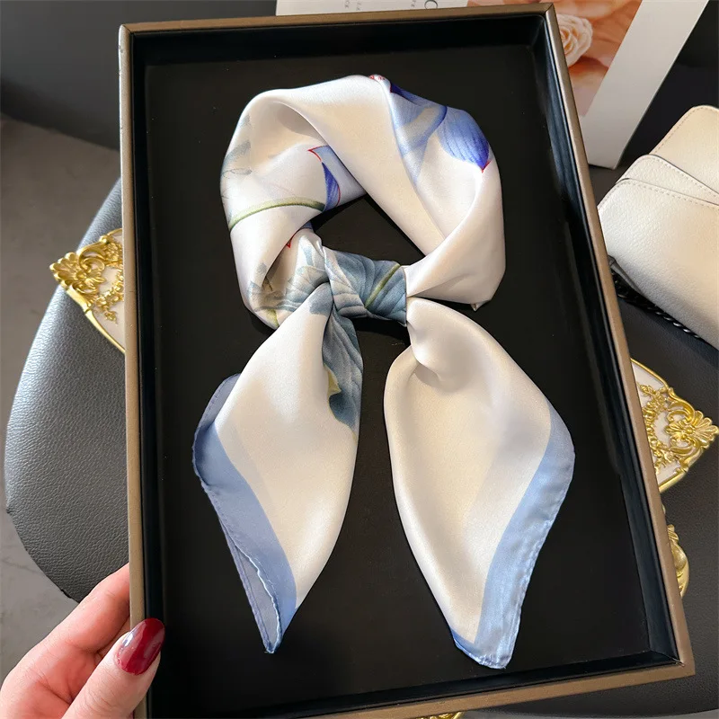 Scarf For Women Spring/Summer Imitation Silk Square Scarf Decoration Bandanna Fashion Print Neckerchief Luxury Headband Hijab
Scarf For Women Spring/Summer Imitation Silk Square Scarf Decoration Bandanna Fashion Print Neckerchief Luxury Headband Hijab