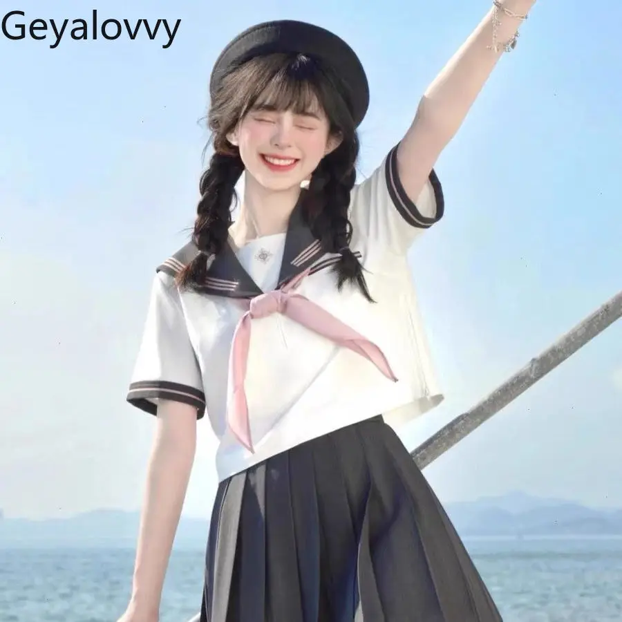 Japanese JK Original Genuine Uniform Sailor Suit College Style Spring Summer Short Top High Waist Pleated Skirt Two piece Set
Japanese JK Original Genuine Uniform Sailor Suit College Style Spring Summer Short Top High Waist Pleated Skirt Two piece Set