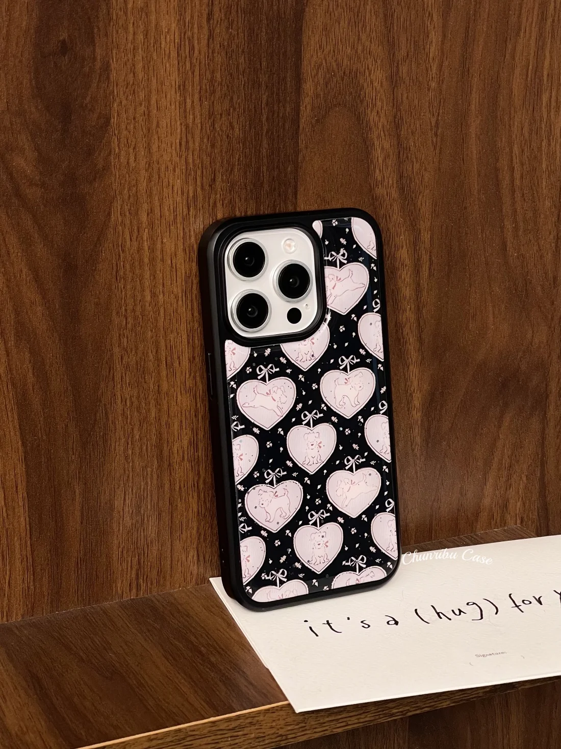 Японский корейский чехол для телефона Ins Floral Love Dog для IPhone 16 Pro Max 12 13 Mini 14 15 Plus, милый чехол для телефона Y2k с черным фоном
Японский корейский чехол для телефона Ins Floral Love Dog для IPhone 16 Pro Max 12 13 Mini 14 15 Plus, милый чехол для телефона Y2k с черным фоном