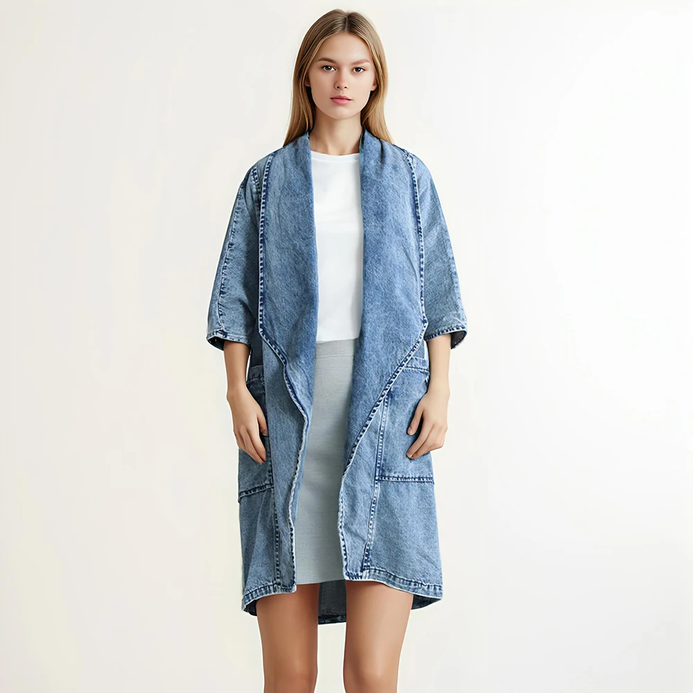 Женская джинсовая куртка с V-образным вырезом и рукавом три четверти
Женская джинсовая куртка с V-образным вырезом и рукавом три четверти